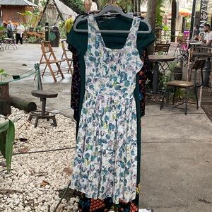 Vintage Floral Sleeveless 1950s Dress